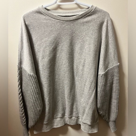 Grey Knit Sleeve sweater - Picture 1 of 2